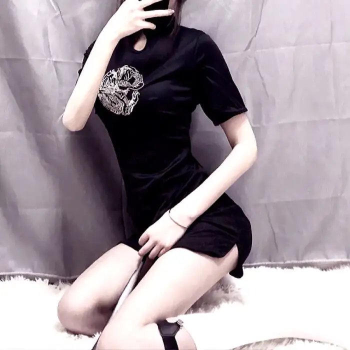 非常莉雅娜 海报